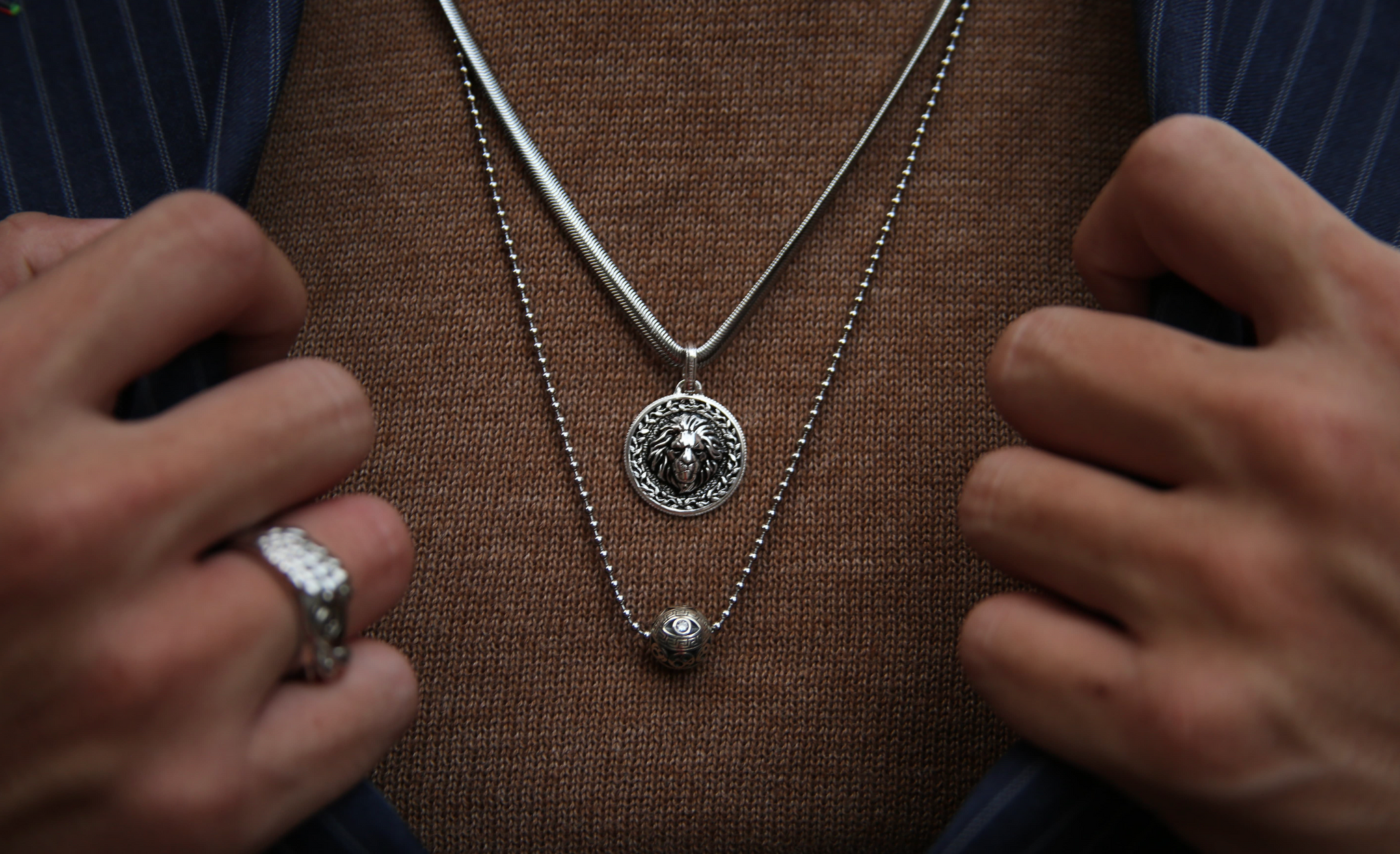How To Layer Necklaces 5 Rules You Must Know in 2024