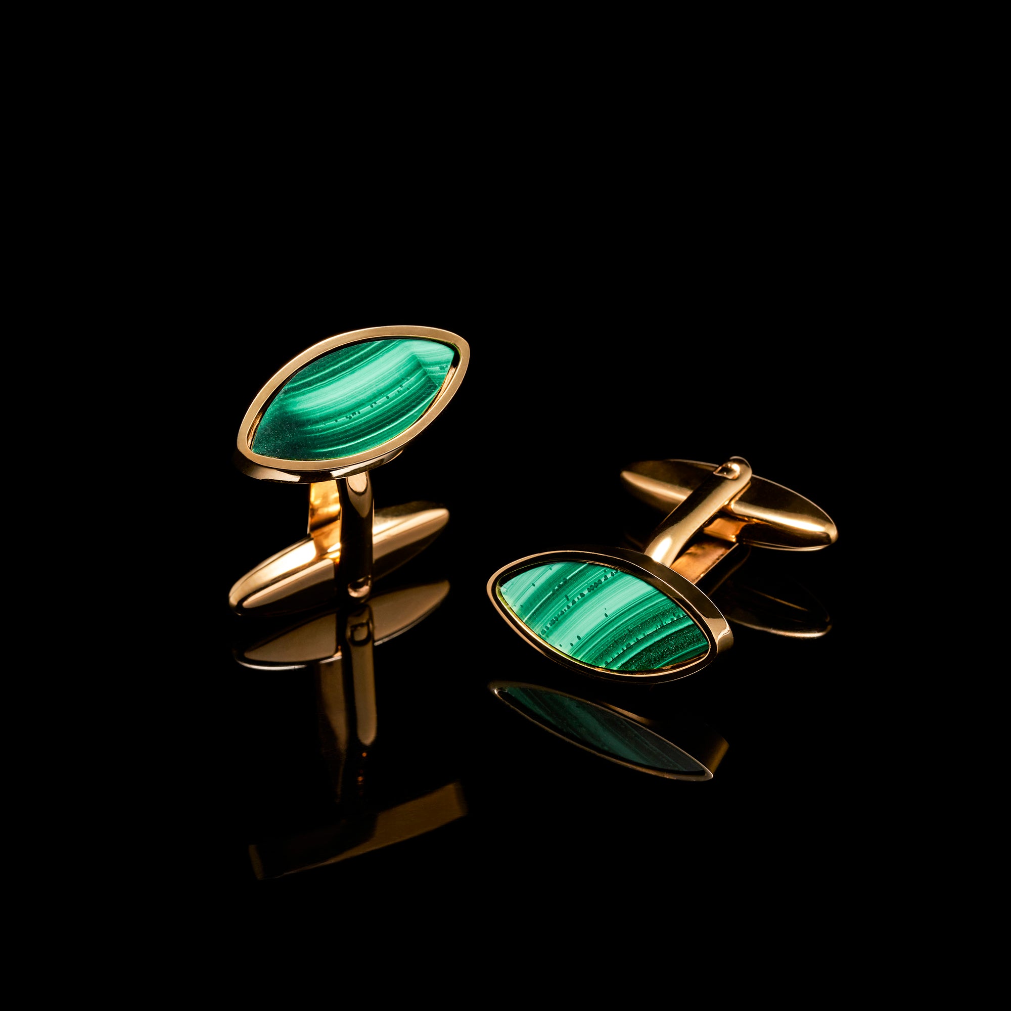 Shirts cufflinks, suits cufflinks, cufflinks, cufflinks for men, Gemstone cufflinks, gold cufflinks, how to wear cufflinks, where to buy cufflinks, cufflinks near me, custom cufflinks, personalized cufflinks, silver cufflinks, how to match cufflinks