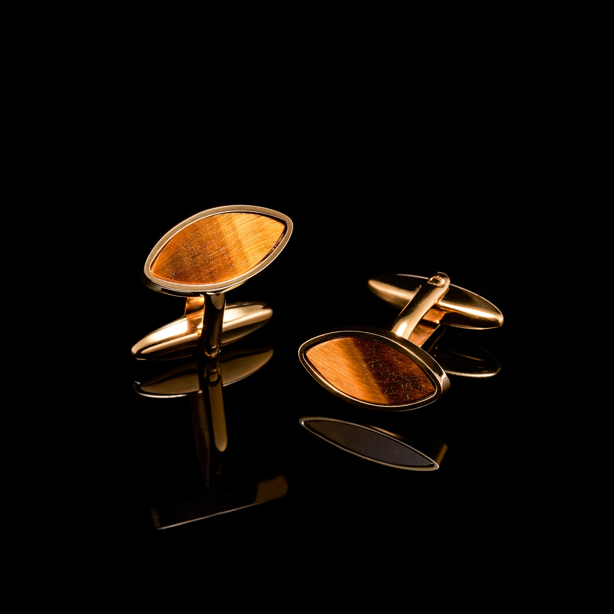 Shirts cufflinks, suits cufflinks, cufflinks, cufflinks for men, Gemstone cufflinks, gold cufflinks, how to wear cufflinks, where to buy cufflinks, cufflinks near me, custom cufflinks, personalized cufflinks, silver cufflinks, how to match cufflinks