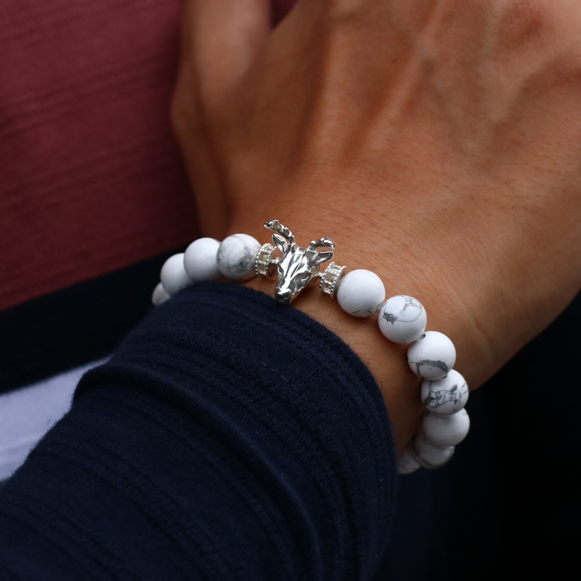 Made with 925 sterling silver, we incorporated the iconic Bucks Head Mascot, Bango, into a real animation and come up with this men's beaded bracelet for the authentic Milwaukee Bucks aficionado.
