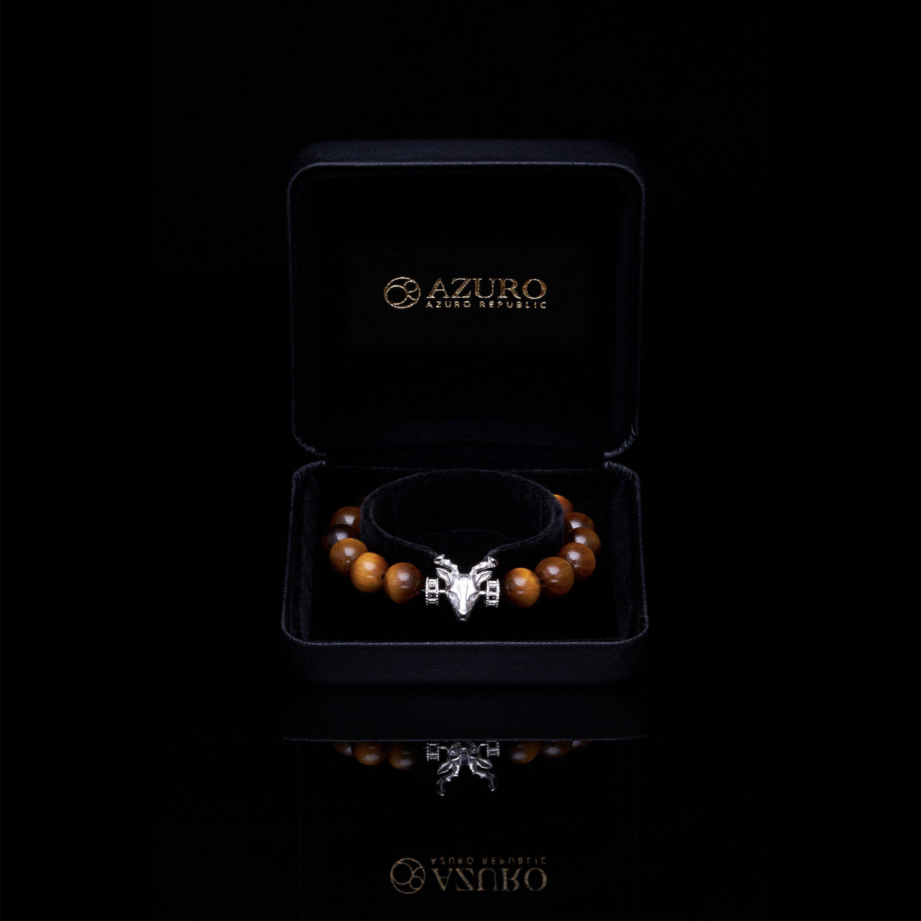 Made with 925 sterling silver, we incorporated the iconic Bucks Head Mascot, Bango, into a real animation and come up with this men's beaded bracelet for the authentic Milwaukee Bucks aficionado.