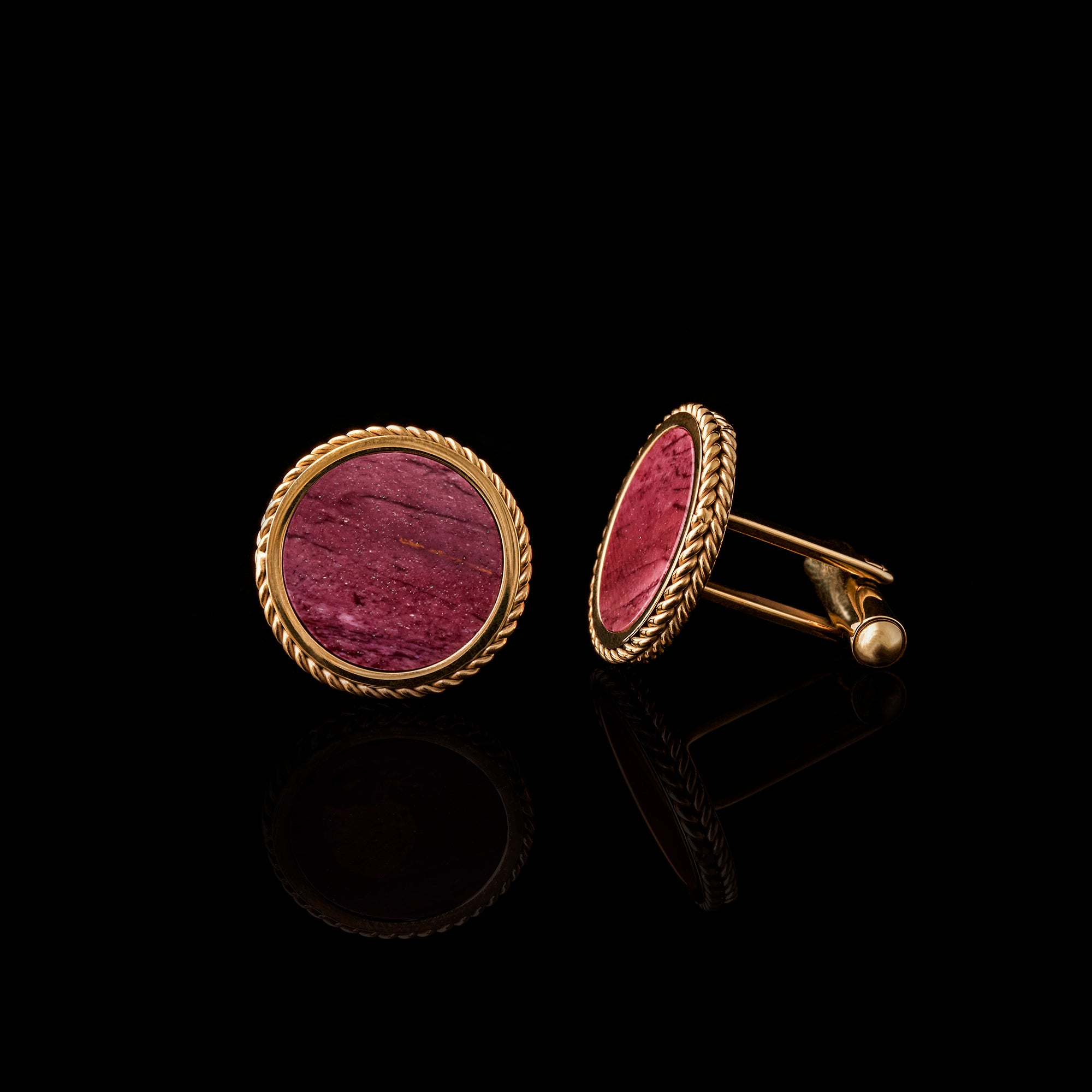Shirts cufflinks, suits cufflinks, cufflinks, cufflinks for men, Gemstone cufflinks, gold cufflinks, how to wear cufflinks, where to buy cufflinks, cufflinks near me, custom cufflinks, personalized cufflinks, silver cufflinks, how to match cufflinks
