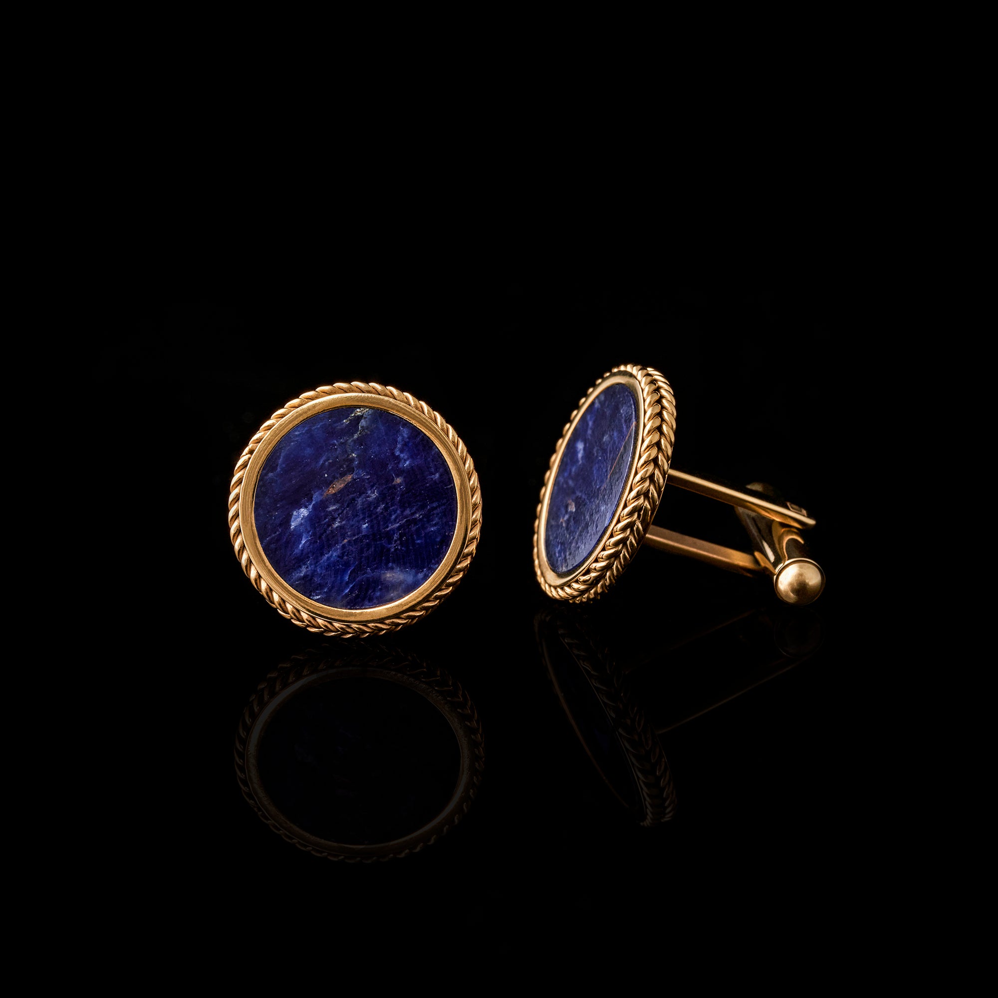 Shirts cufflinks, suits cufflinks, cufflinks, cufflinks for men, Gemstone cufflinks, gold cufflinks, how to wear cufflinks, where to buy cufflinks, cufflinks near me, custom cufflinks, personalized cufflinks, silver cufflinks, how to match cufflinks