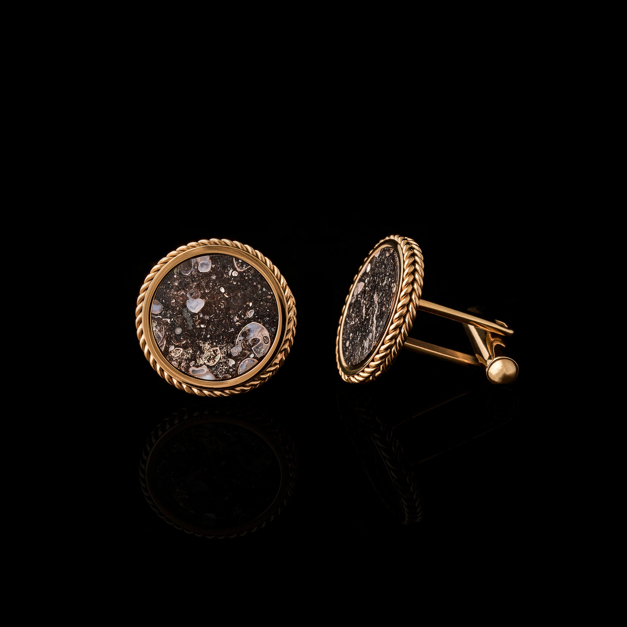 Shirts cufflinks, suits cufflinks, cufflinks, cufflinks for men, Gemstone cufflinks, gold cufflinks, how to wear cufflinks, where to buy cufflinks, cufflinks near me, custom cufflinks, personalized cufflinks, silver cufflinks, how to match cufflinks