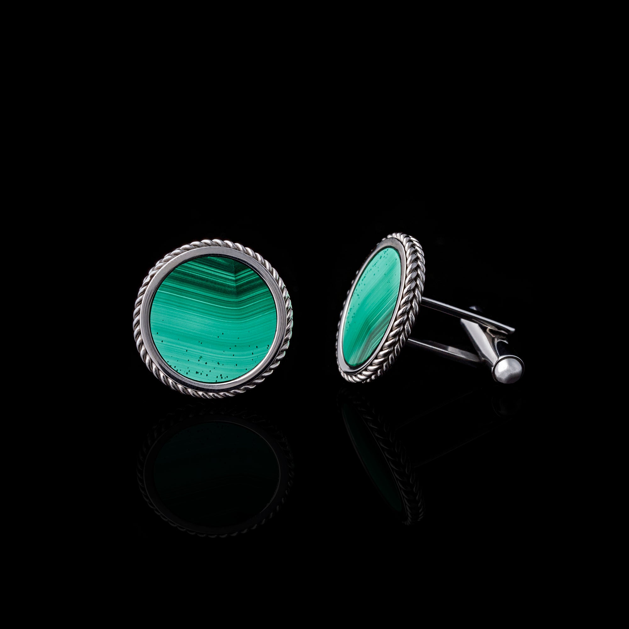 Shirts cufflinks, suits cufflinks, cufflinks, cufflinks for men, Gemstone cufflinks, gold cufflinks, how to wear cufflinks, where to buy cufflinks, cufflinks near me, custom cufflinks, personalized cufflinks, silver cufflinks, how to match cufflinks