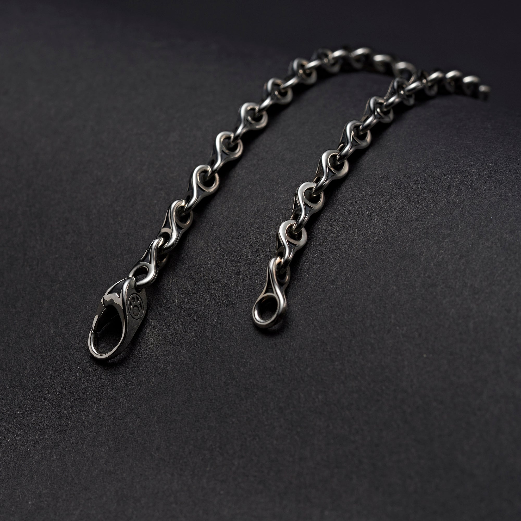 silver chain bracelet for men, teardrop bracelet, azuro republic unique teardrop bracelet. Azuro republic crafts the finest teardrop silver bracelets for men.