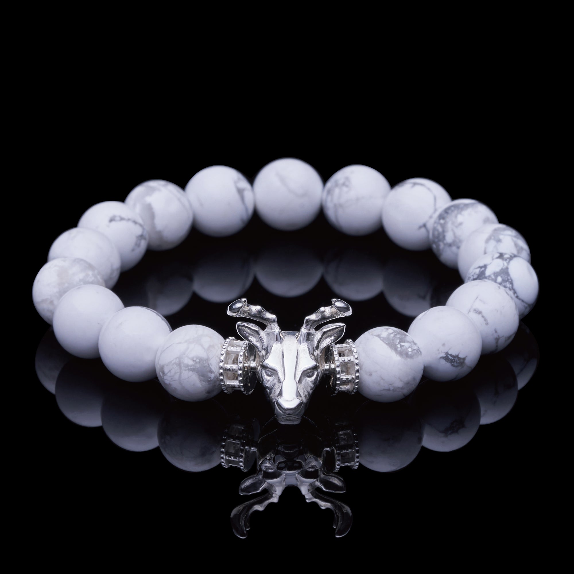 Made with 925 sterling silver, we incorporated the iconic Bucks Head Mascot, Bango, into a real animation and come up with this men's beaded bracelet for the authentic Milwaukee Bucks aficionado.