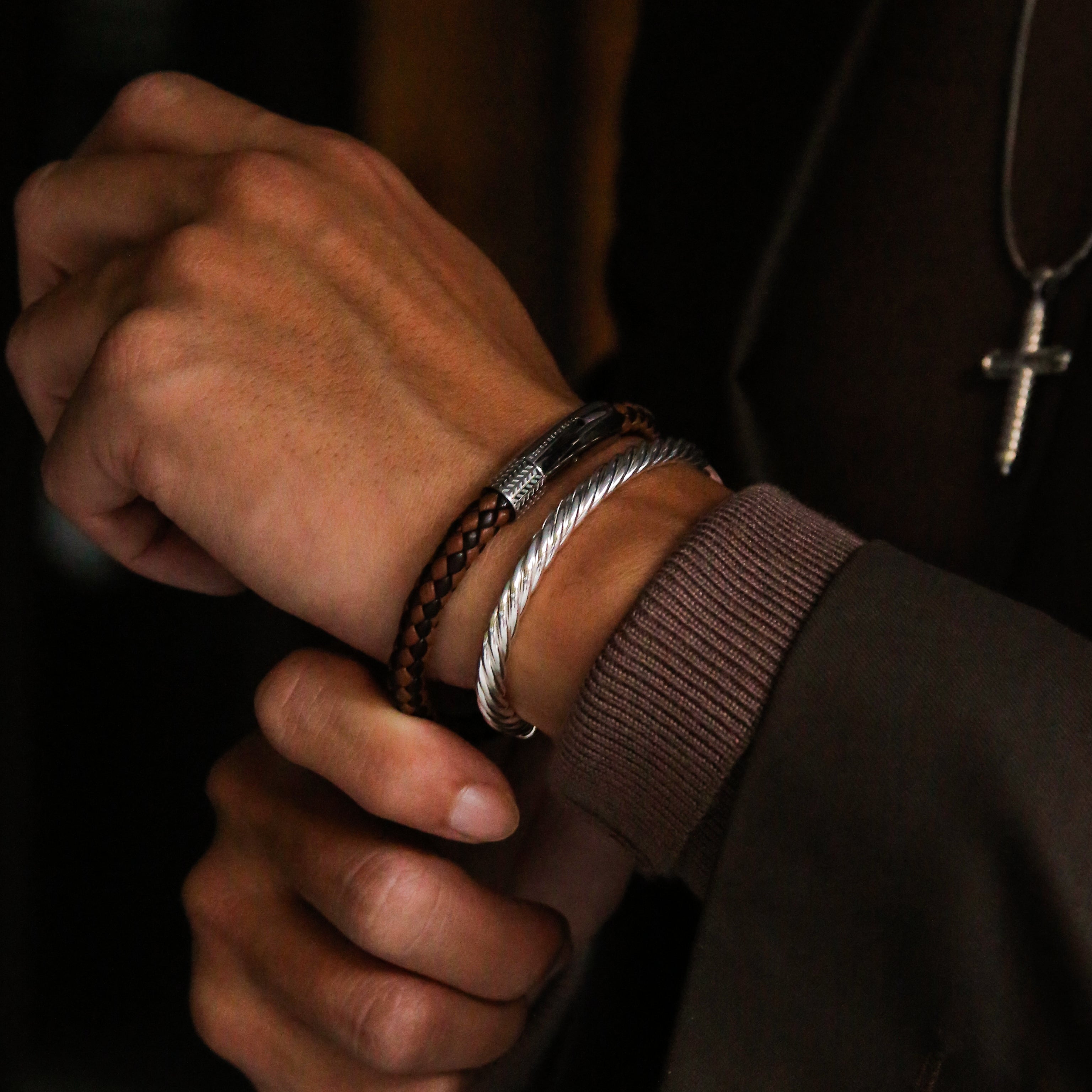 Leather bracelets are one of the stylish types of bracelets. Offering black leather bracelets, leather wrap bracelets, braided leather bracelets. Personalized leather bracelets with engraved names are available through our customized service.