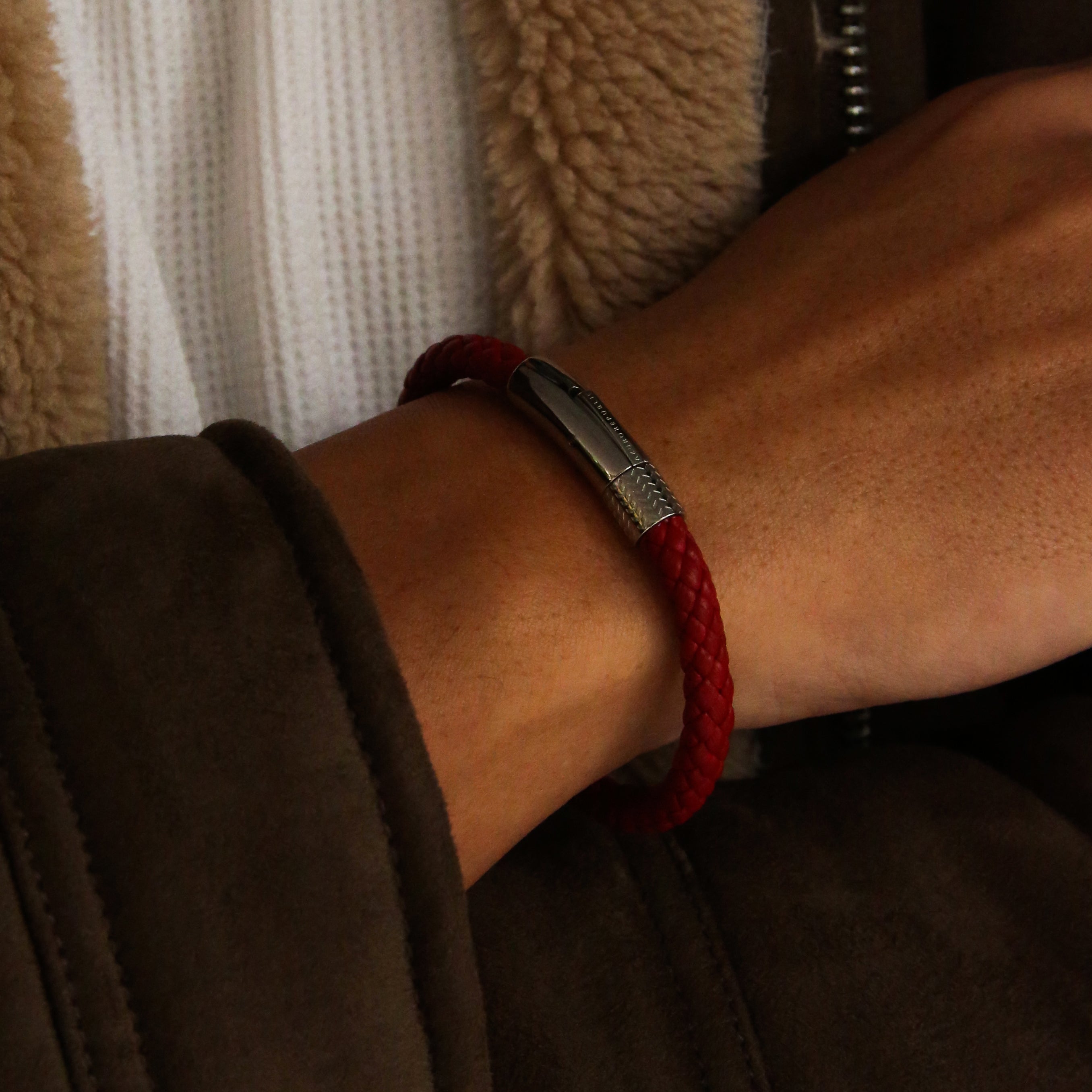 Leather bracelets are one of the stylish types of bracelets. Offering black leather bracelets, leather wrap bracelets, braided leather bracelets. Personalized leather bracelets with engraved names are available through our customized service.