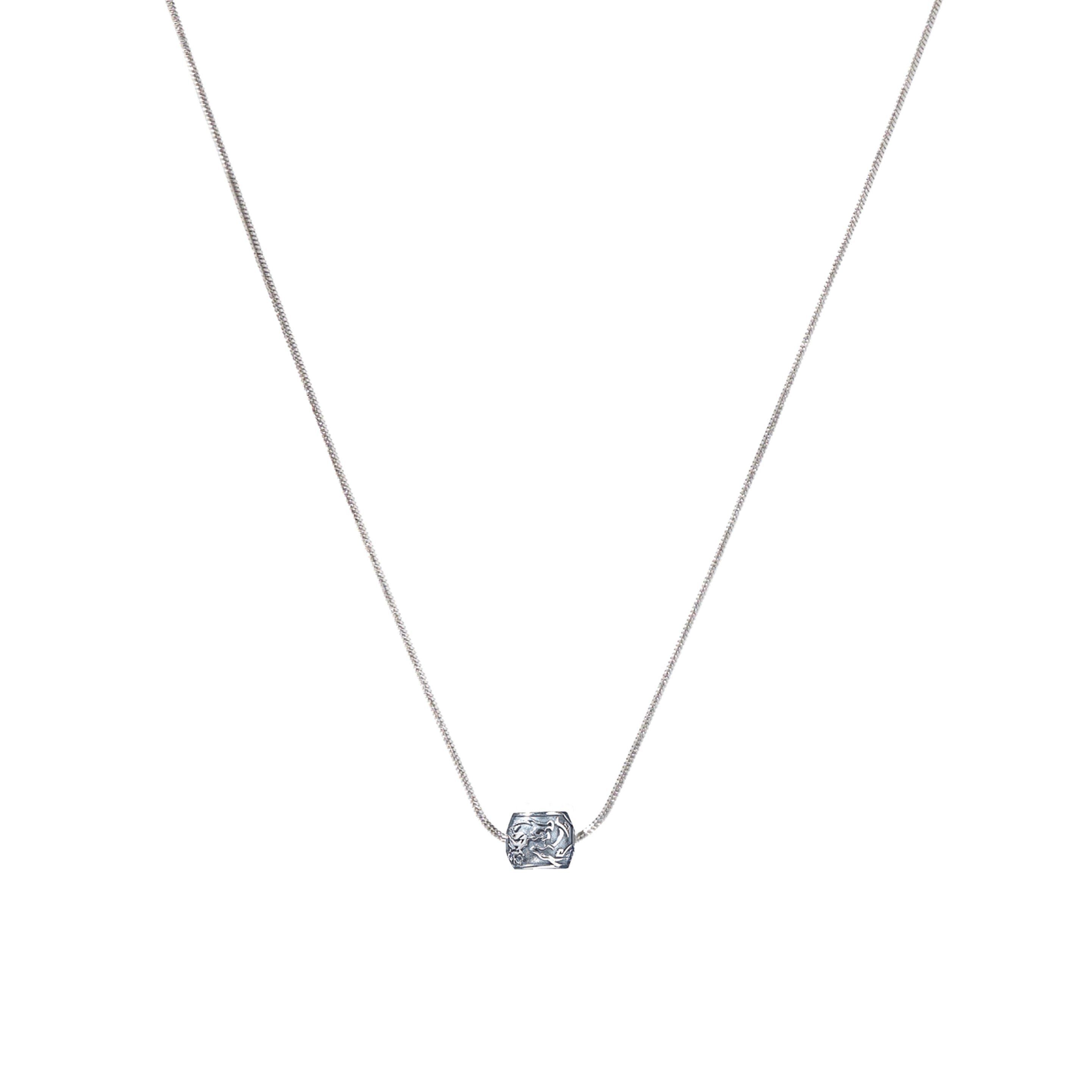 Men's necklace is one of the most popular accessories for men. Silver necklaces with beads or designs can represent the unique styles for men. Custom silver men necklace with handcrafted silver jewelry is sophisticated and stylish. With a stainless steel necklace, you can custom your men's necklace.