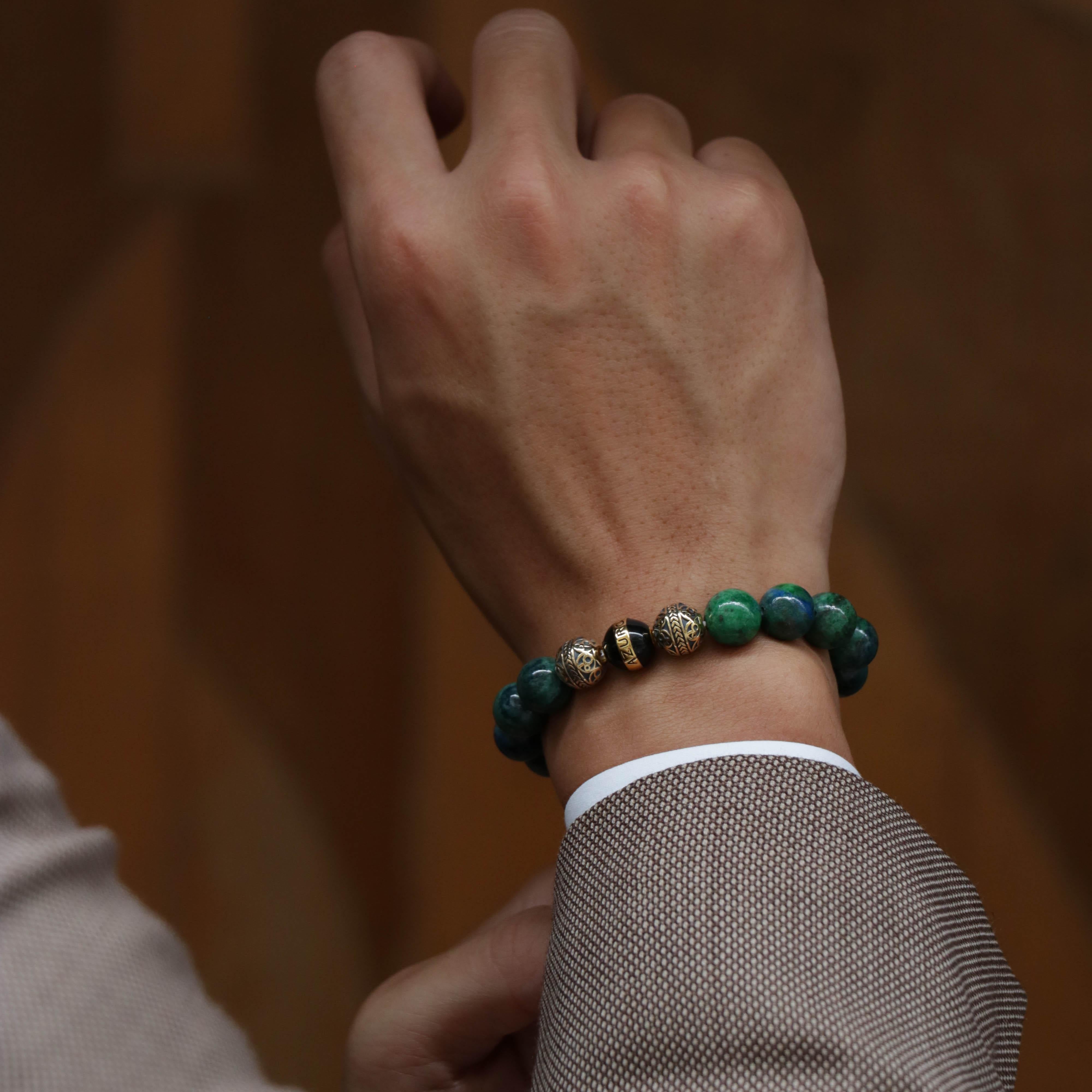 With its deep pigment, the energy of black azurite closely resonates with the chakra. The black azurite stone is considered a spiritual symbol of connectivity that balances the intellectual reasoning of the mind with the compassion of the heart and the frequency of caring. Although not traditionally, it is the men's beaded bracelet to have for those born under Capricorn and Taurus, as this black azurite stone beaded bracelet as self-control of their often fiery tempers is provided.