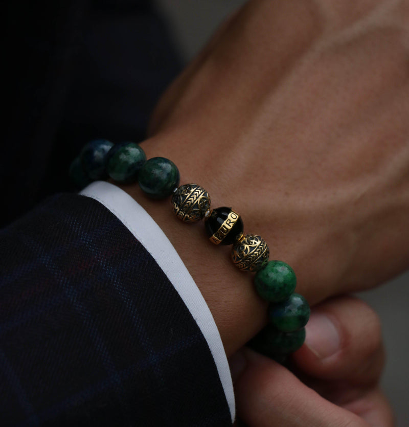 With its deep pigment, the energy of black azurite closely resonates with the chakra. The black azurite stone is considered a spiritual symbol of connectivity that balances the intellectual reasoning of the mind with the compassion of the heart and the frequency of caring. Although not traditionally, it is the men's beaded bracelet to have for those born under Capricorn and Taurus, as this black azurite stone beaded bracelet as self-control of their often fiery tempers is provided.