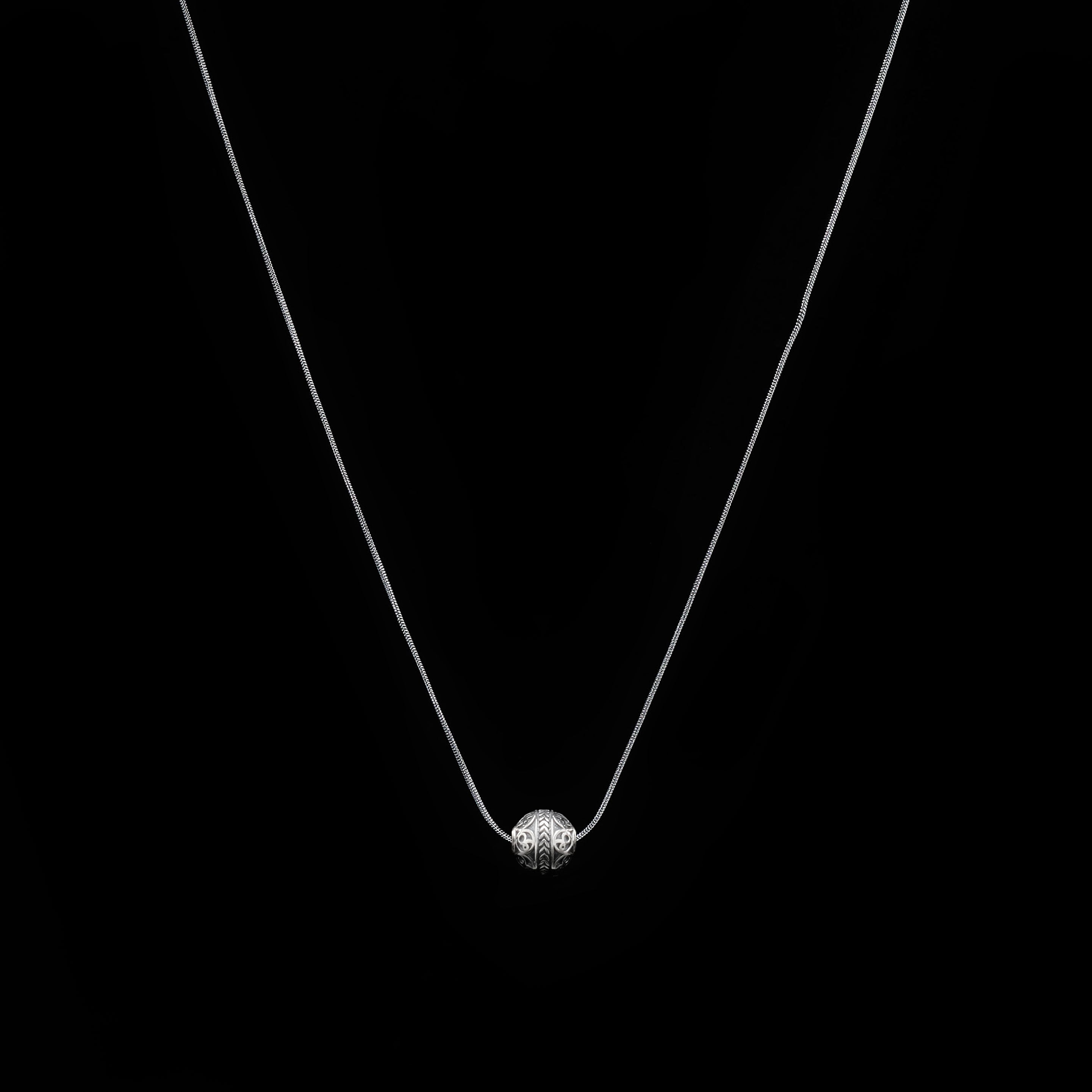 Men's necklace is one of the most popular accessories for men. Silver necklaces with beads or designs can represent the unique styles for men. Custom silver men necklace with handcrafted silver jewelry is sophisticated and stylish. With a stainless steel necklace, you can custom your men's necklace.
