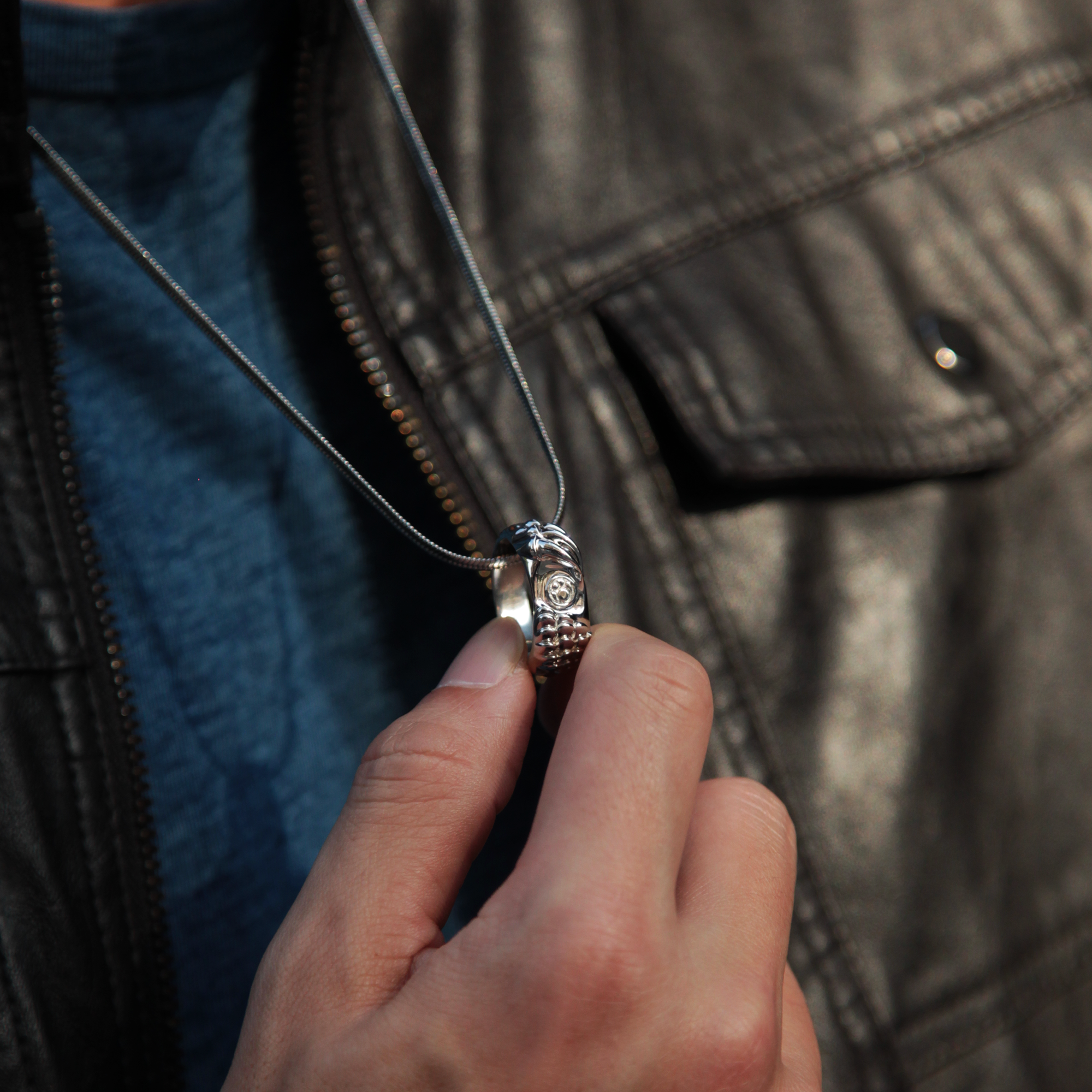 Dragon Claw Ring is an iconic ring collection in Azuro Republic. Handcrafted over 70 hours on solid silver creates a one-of-a-kind men's Wing Ring. Dragon Claw Ring can mix with our classic snake chain into an Angel Wing Necklace. If you are looking for a handcrafted Dragon Claw Ring of top quality, you should not miss Azuro Republic men's Ring & Necklace collection.