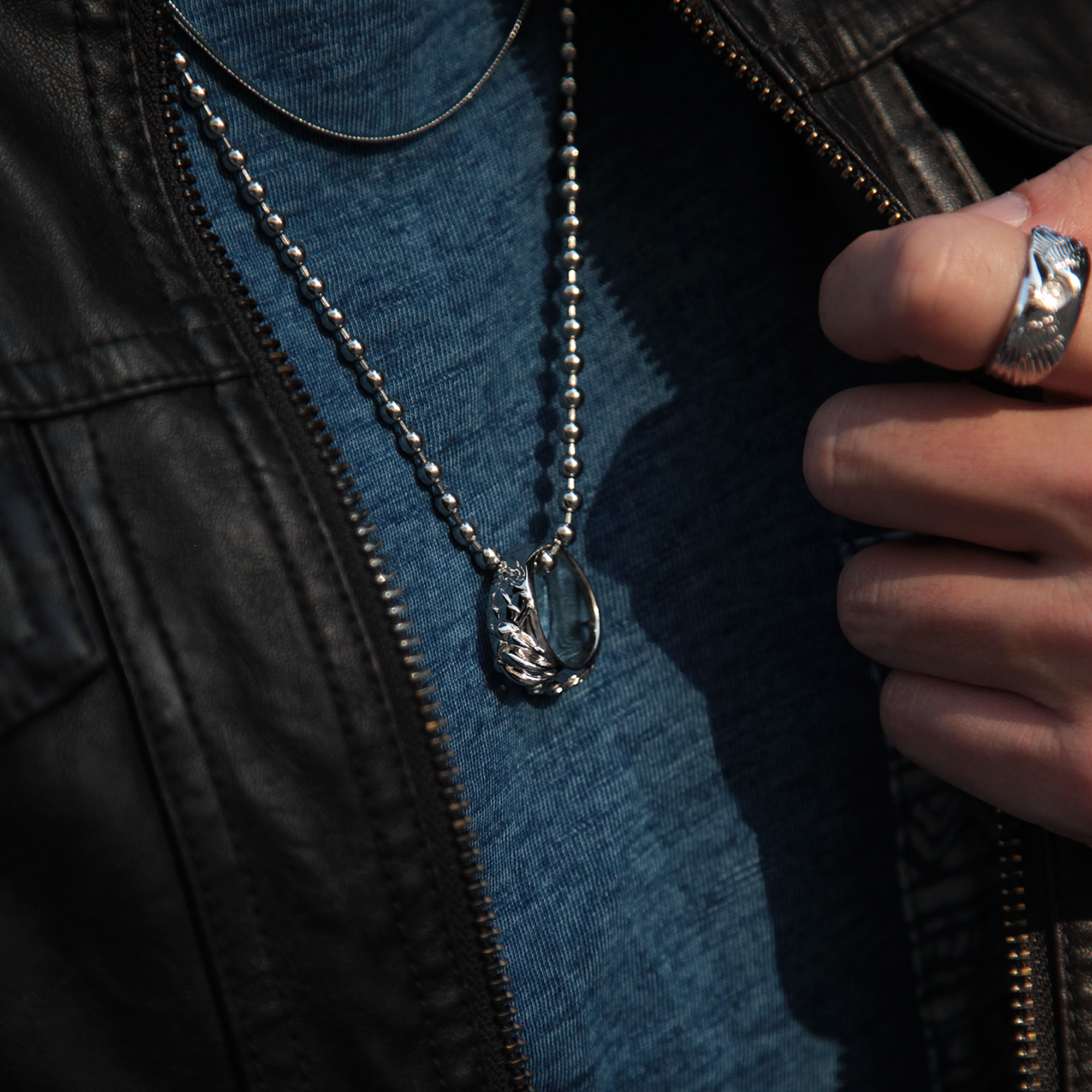 Dragon Claw Ring is an iconic ring collection in Azuro Republic. Handcrafted over 70 hours on solid silver creates a one-of-a-kind men's Wing Ring. Dragon Claw Ring can mix with our classic snake chain into an Angel Wing Necklace. If you are looking for a handcrafted Dragon Claw Ring of top quality, you should not miss Azuro Republic men's Ring & Necklace collection.