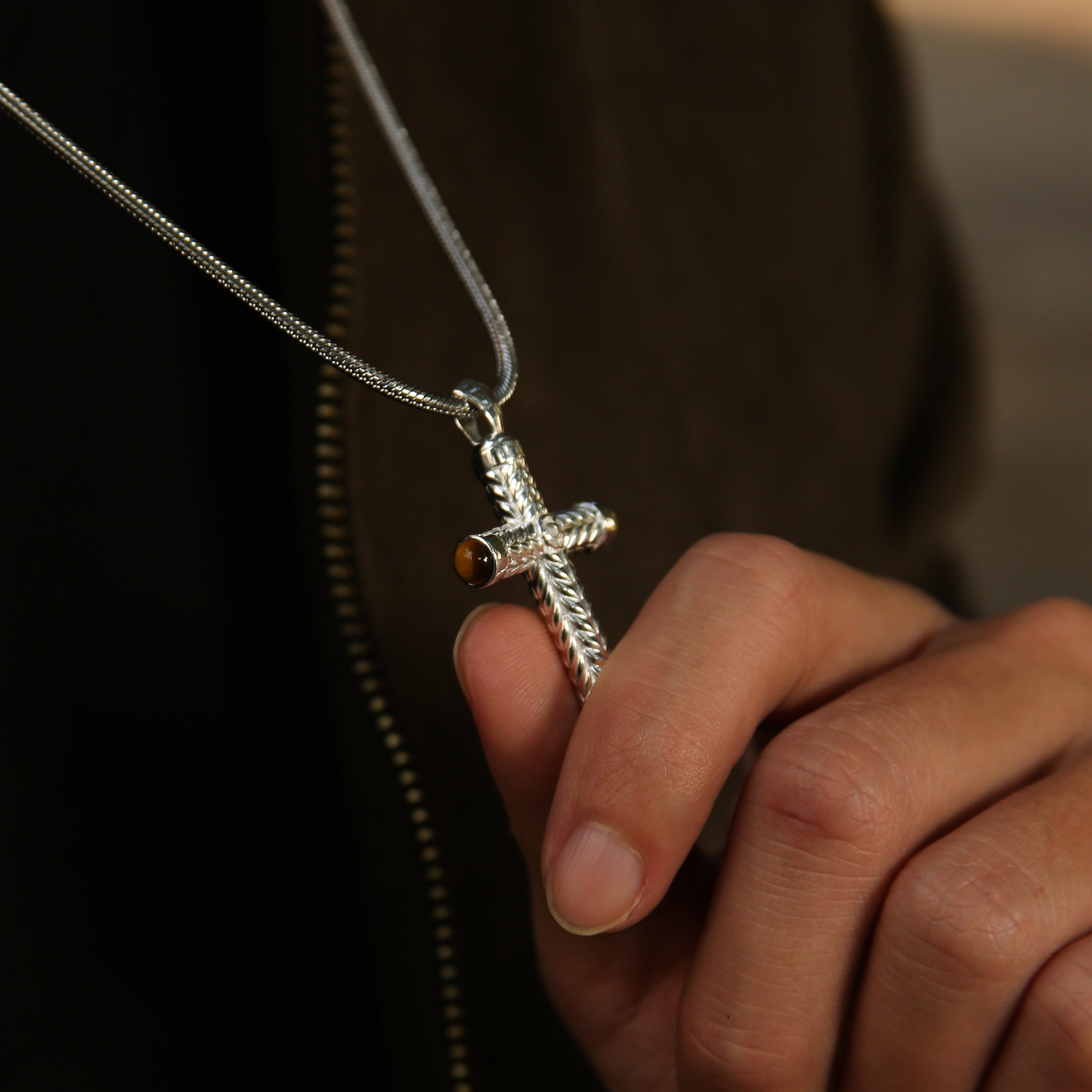 cross pendants, mens cross necklaces, mens cross jewelry, gold cross pendants, silver cross pendant necklaces