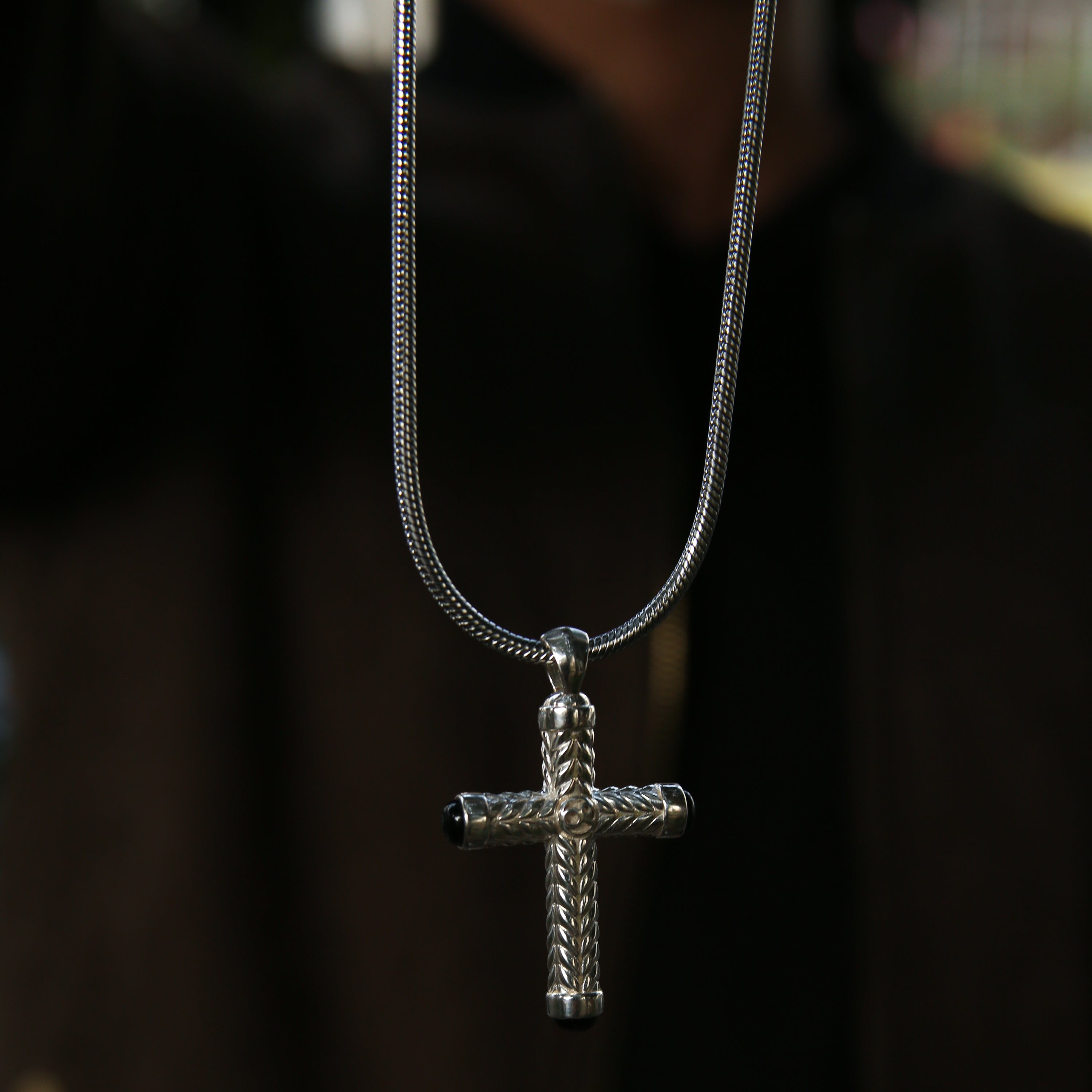 cross pendants, mens cross necklaces, mens cross jewelry, gold cross pendants, silver cross pendant necklaces