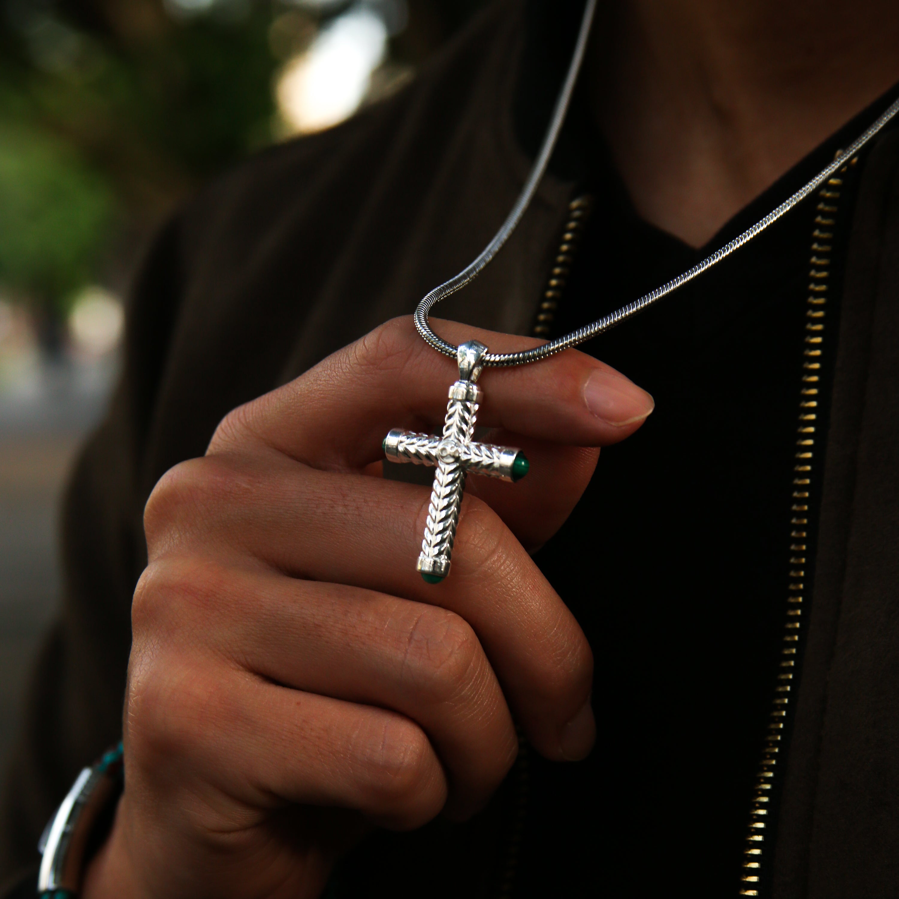 cross pendants, mens cross necklaces, mens cross jewelry, gold cross pendants, silver cross pendant necklaces