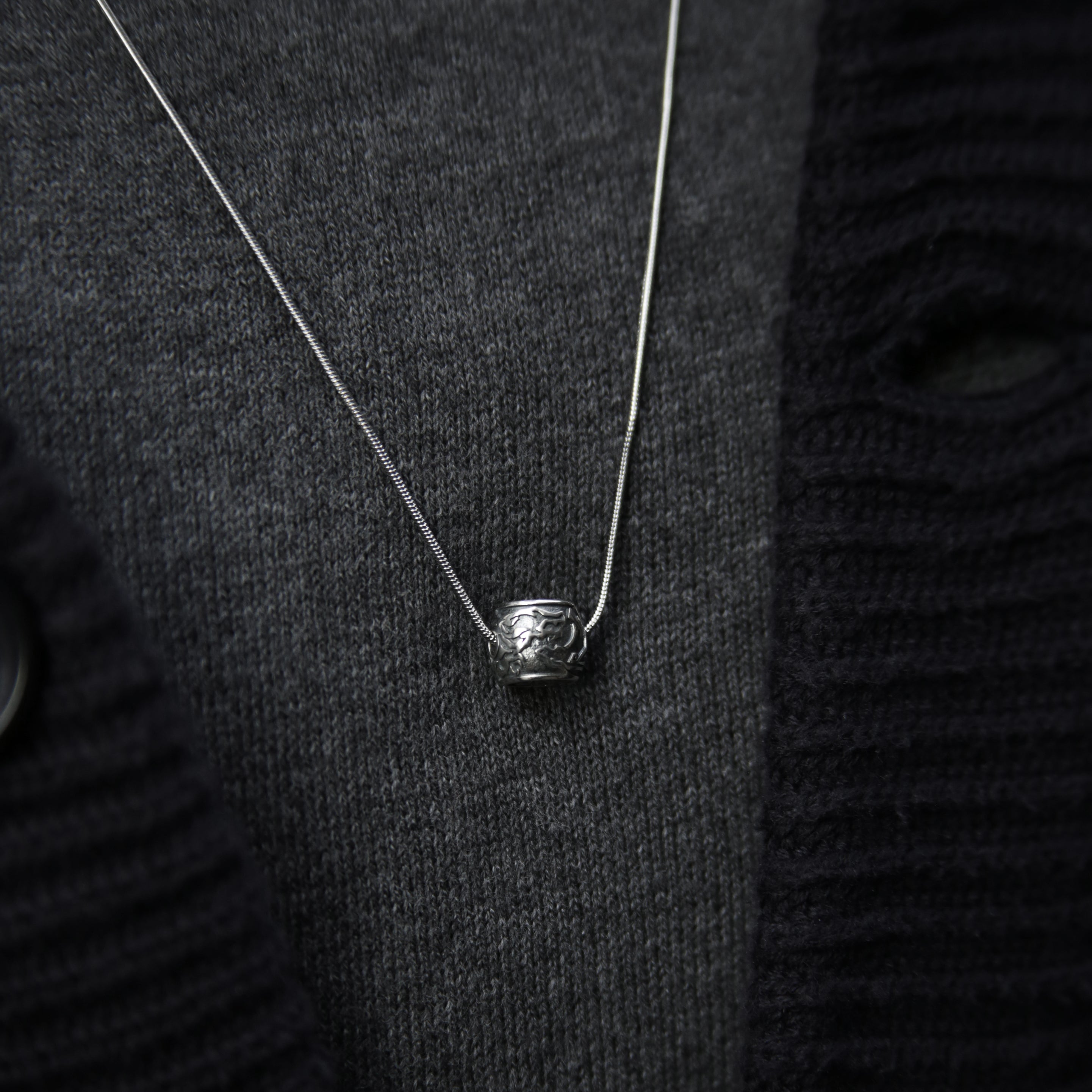 Men's necklace is one of the most popular accessories for men. Silver necklaces with beads or designs can represent the unique styles for men. Custom silver men necklace with handcrafted silver jewelry is sophisticated and stylish. With a stainless steel necklace, you can custom your men's necklace.