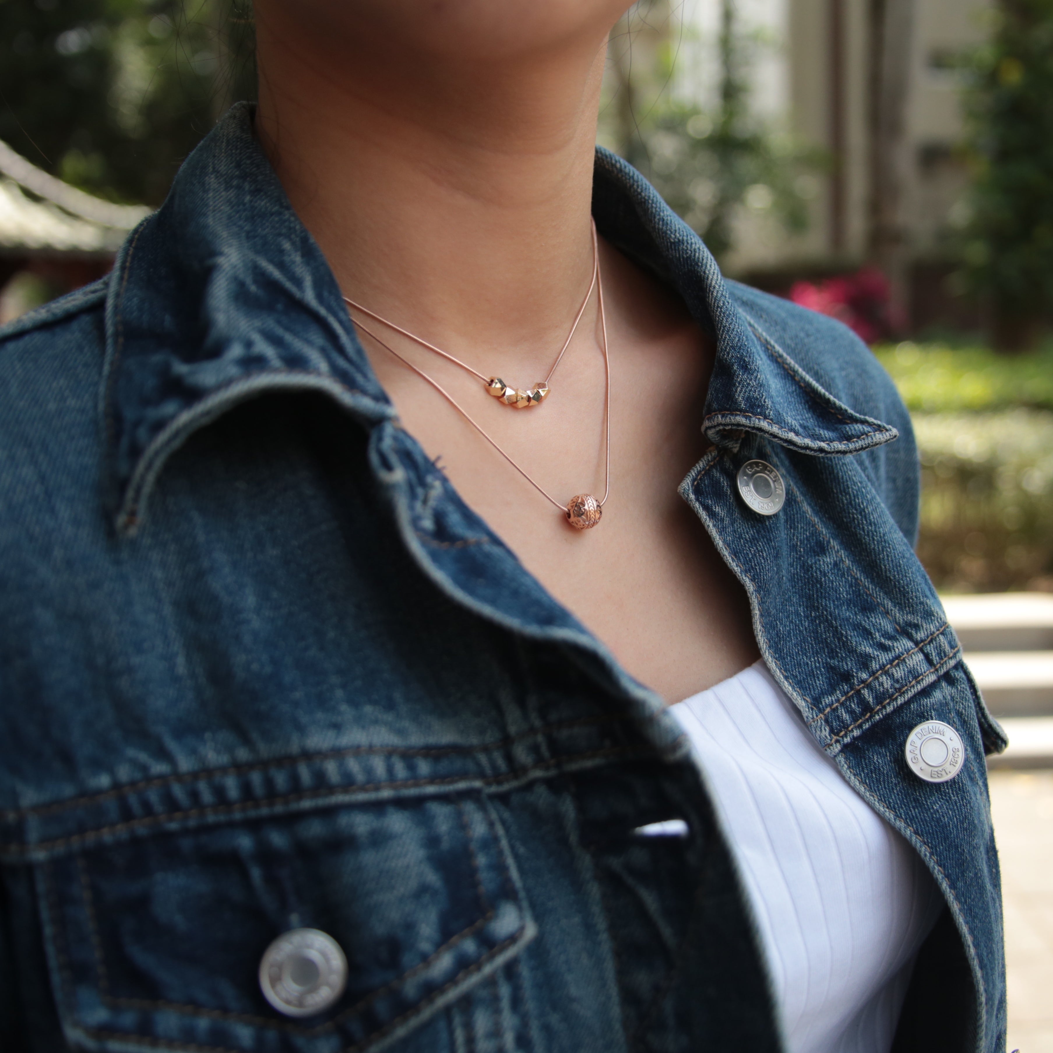 women necklace is one of the most popular accessories for women. Silver necklaces with beads or designs can represent the unique styles for women. Custom silver women necklace with handcrafted silver jewelry is sophisticated and stylish. With a stainless steel necklace, you can custom your women necklace.