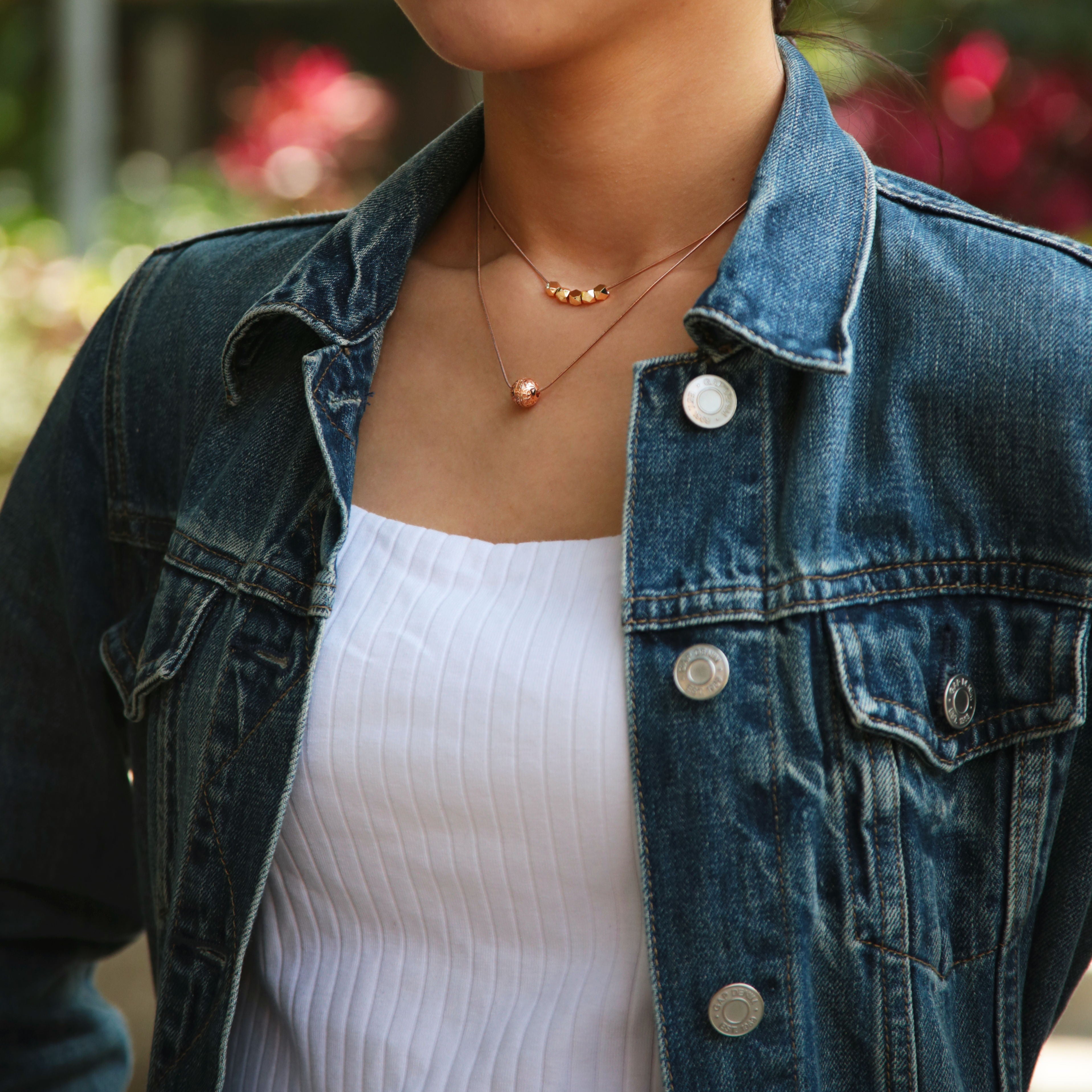 women necklace is one of the most popular accessories for women. Silver necklaces with beads or designs can represent the unique styles for women. Custom silver women necklace with handcrafted silver jewelry is sophisticated and stylish. With a stainless steel necklace, you can custom your women necklace.