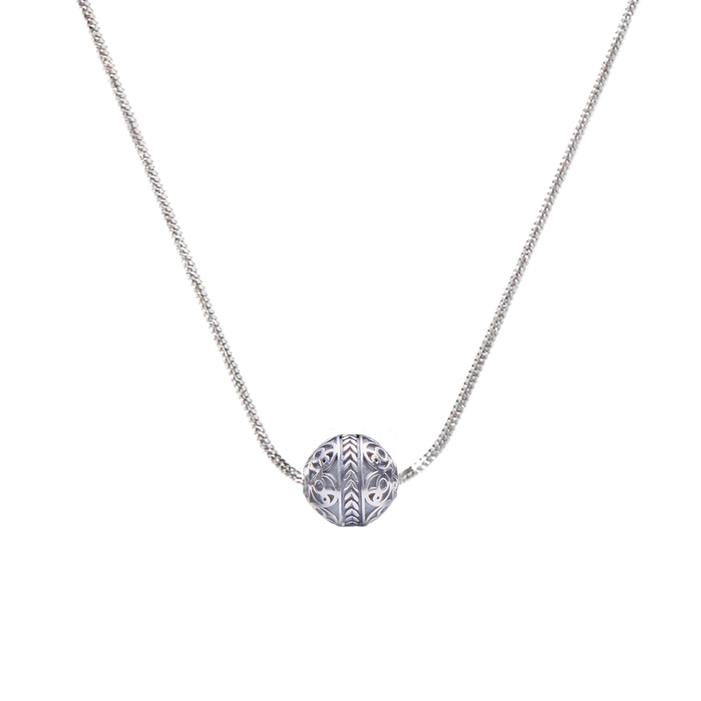 women necklace is one of the most popular accessories for women. Silver necklaces with beads or designs can represent the unique styles for women. Custom silver women necklace with handcrafted silver jewelry is sophisticated and stylish. With a stainless steel necklace, you can custom your women necklace.