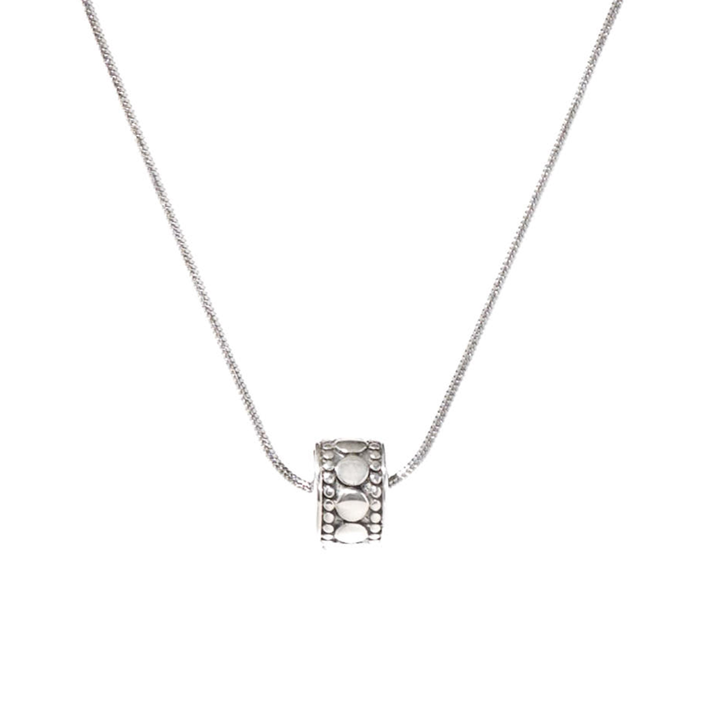 Men's necklace is one of the most popular accessories for men. Silver necklaces with beads or designs can represent the unique styles for men. Custom silver men necklace with handcrafted silver jewelry is sophisticated and stylish. With a stainless steel necklace, you can custom your men's necklace.