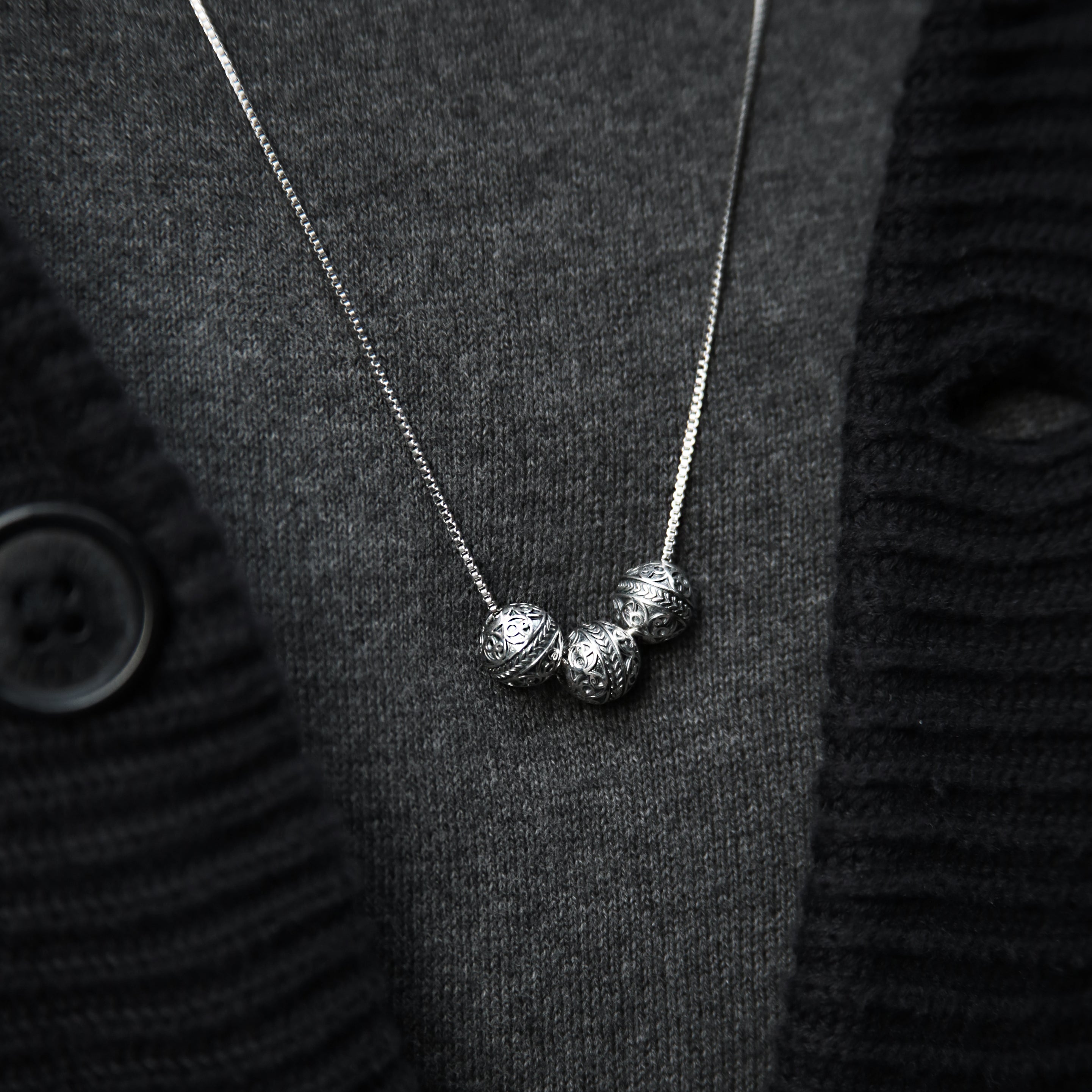Men's necklace is one of the most popular accessories for men. Silver necklaces with beads or designs can represent the unique styles for men. Custom silver men necklace with handcrafted silver jewelry is sophisticated and stylish. With a stainless steel necklace, you can custom your men's necklace.