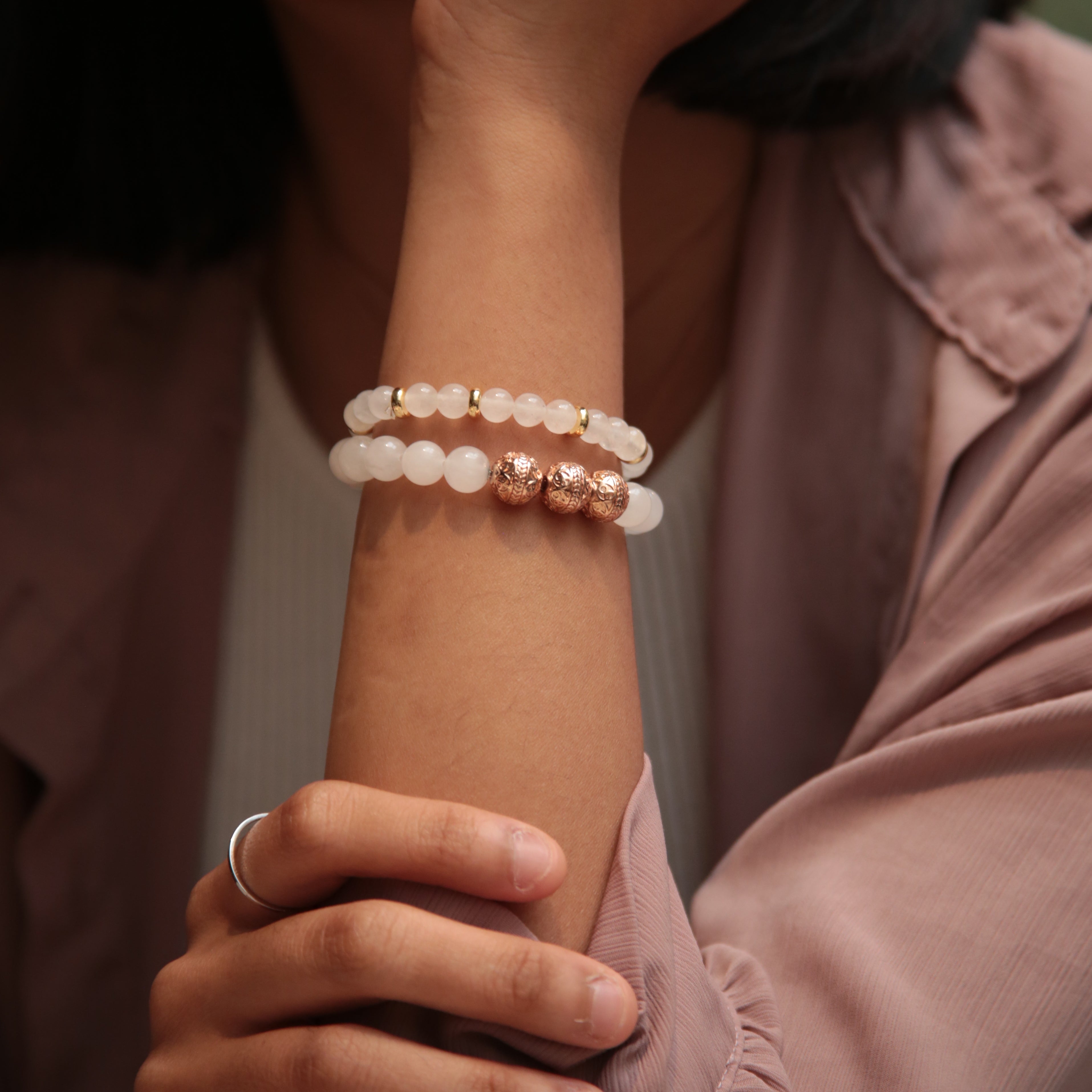 Women's beaded bracelets, Rose gold white jade bracelet, howlite bracelets, white jade bracelets, Stack bracelets, women's silver bracelets, women's gold bracelets, jewlery for women, women's crystal bracelets, healing crystals bracelets for women, women jewelry