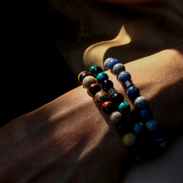 Louis Vuitton Louis Vuitton LV BEADS BRACELET  Beaded bracelets, Hand  jewelry, Purse jewelry