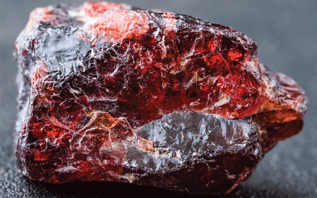 crystals garnet, garnet meaning and uses, garnet healing properties, crystals and their meaning, garnet crystals, garnet stone, garnet Bracelet, crystals and their meanings