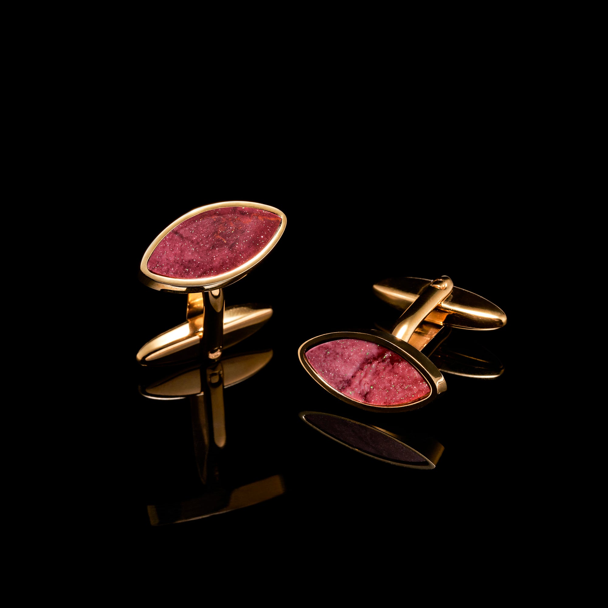 Shirts cufflinks, suits cufflinks, cufflinks, cufflinks for men, Gemstone cufflinks, gold cufflinks, how to wear cufflinks, where to buy cufflinks, cufflinks near me, custom cufflinks, personalized cufflinks, silver cufflinks, how to match cufflinks 