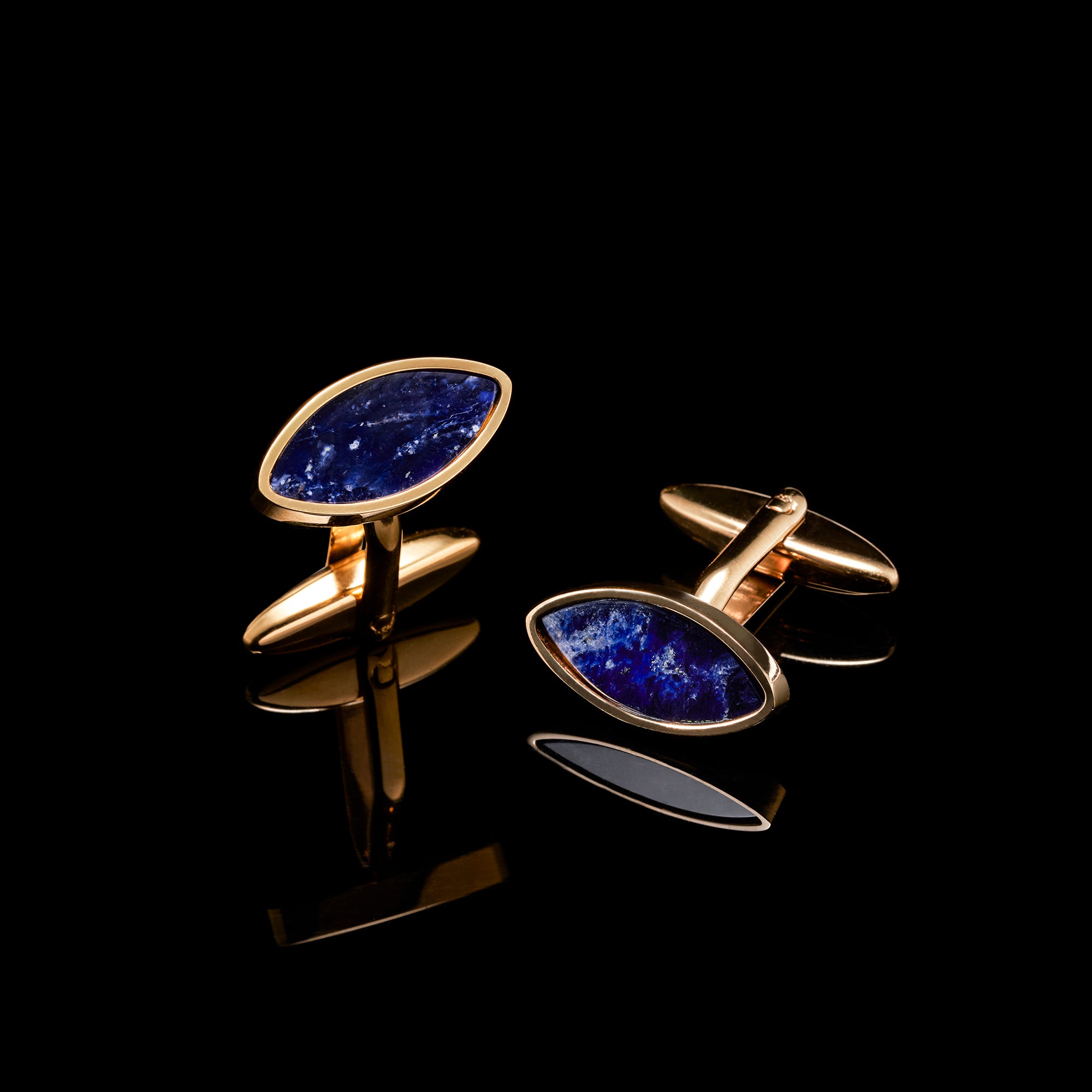 Shirts cufflinks, suits cufflinks, cufflinks, cufflinks for men, Gemstone cufflinks, gold cufflinks, how to wear cufflinks, where to buy cufflinks, cufflinks near me, custom cufflinks, personalized cufflinks, silver cufflinks, how to match cufflinks 