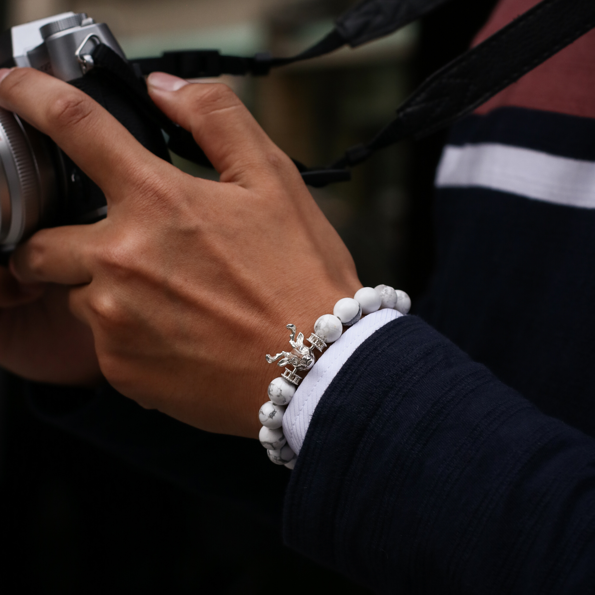 Made with 925 sterling silver, we incorporated the iconic Bucks Head Mascot, Bango, into a real animation and come up with this men's beaded bracelet for the authentic Milwaukee Bucks aficionado. 