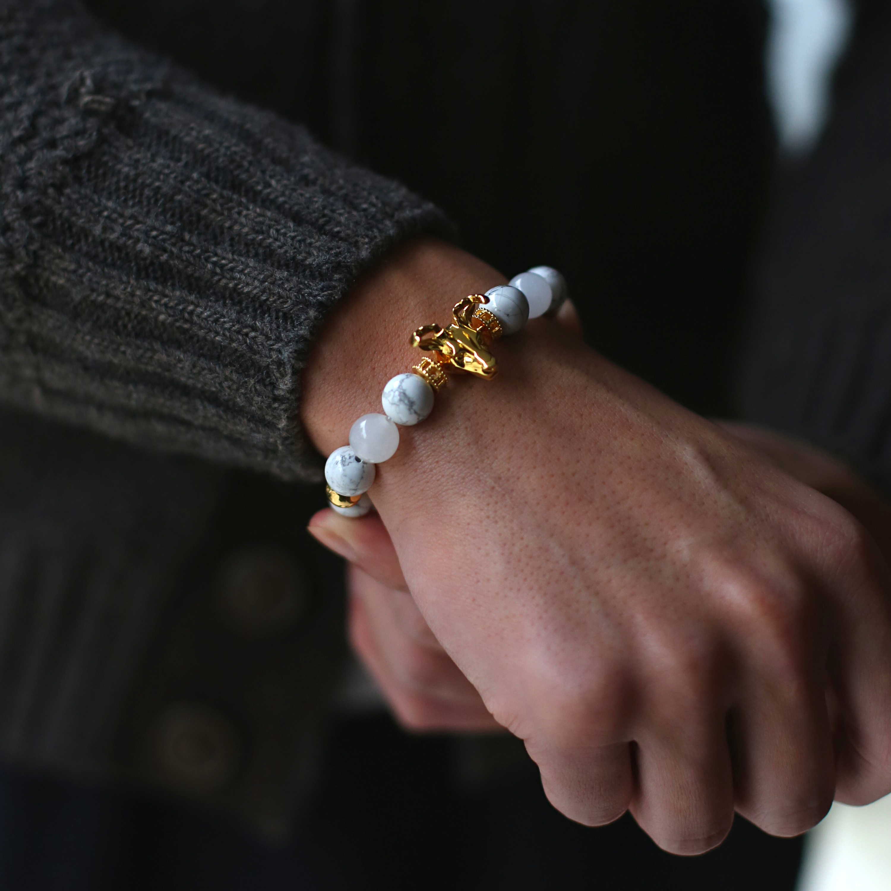 Selected crystals mixed with gold beads create layers and textures of the beaded bracelets. Designed this collection in three contrast color matchings provides a new look with Azuro Republic gold animal charms. A Lapis Lazuli bracelet, Obsidian bracelet, and Howlite bracelet is a great combination of any outfit.