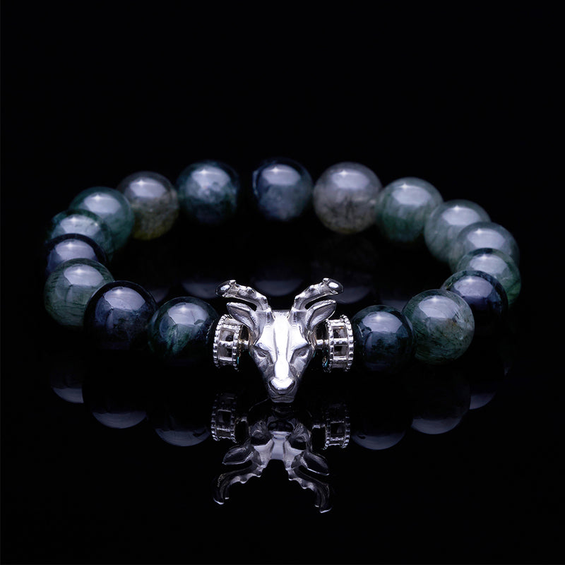 Made with 925 sterling silver, we incorporated the iconic Bucks Head Mascot, Bango, into a real animation and come up with this men's beaded bracelet for the authentic Milwaukee Bucks aficionado. 