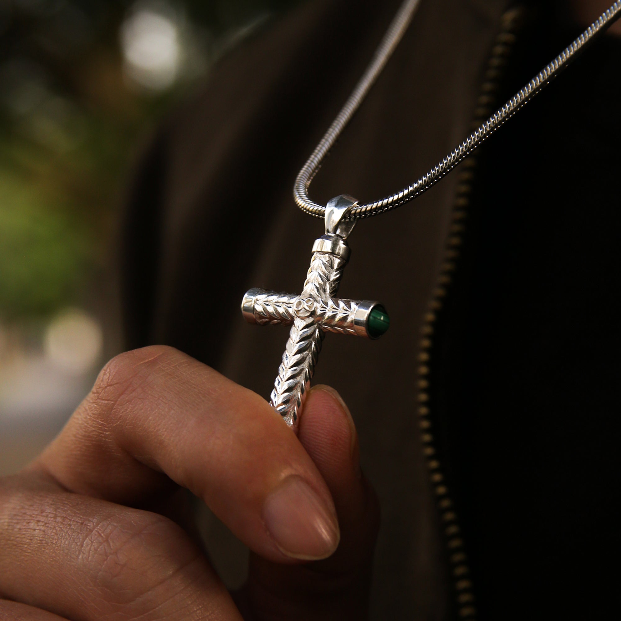 cross pendants, mens cross necklaces, mens cross jewelry, gold cross pendants, silver cross pendant necklaces