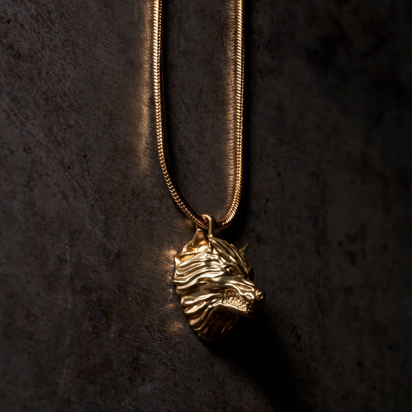 Gold Pendant Necklaces Of Finest Crystals & Chain Designs – Azuro Republic
