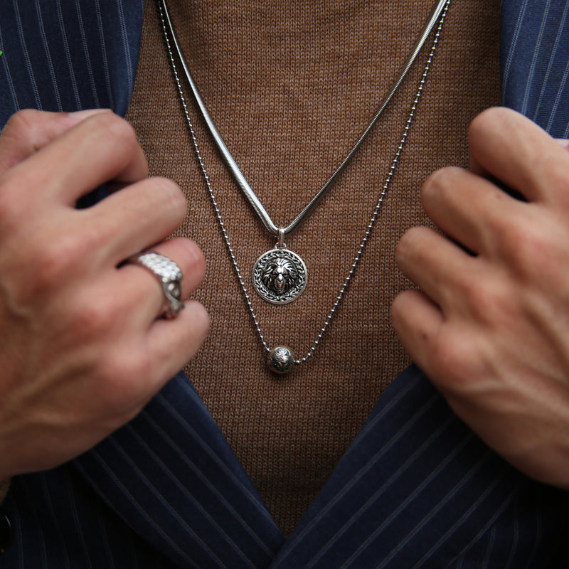 The silver lion pendant necklace is one of our iconic lion collections for men. A lion pendant is a reminder of carrying passion and ambition to everyday life. Oxidization silver with hand polishing finishing of the lion pendant is an appreciation of craftsmanship and exceptional style.