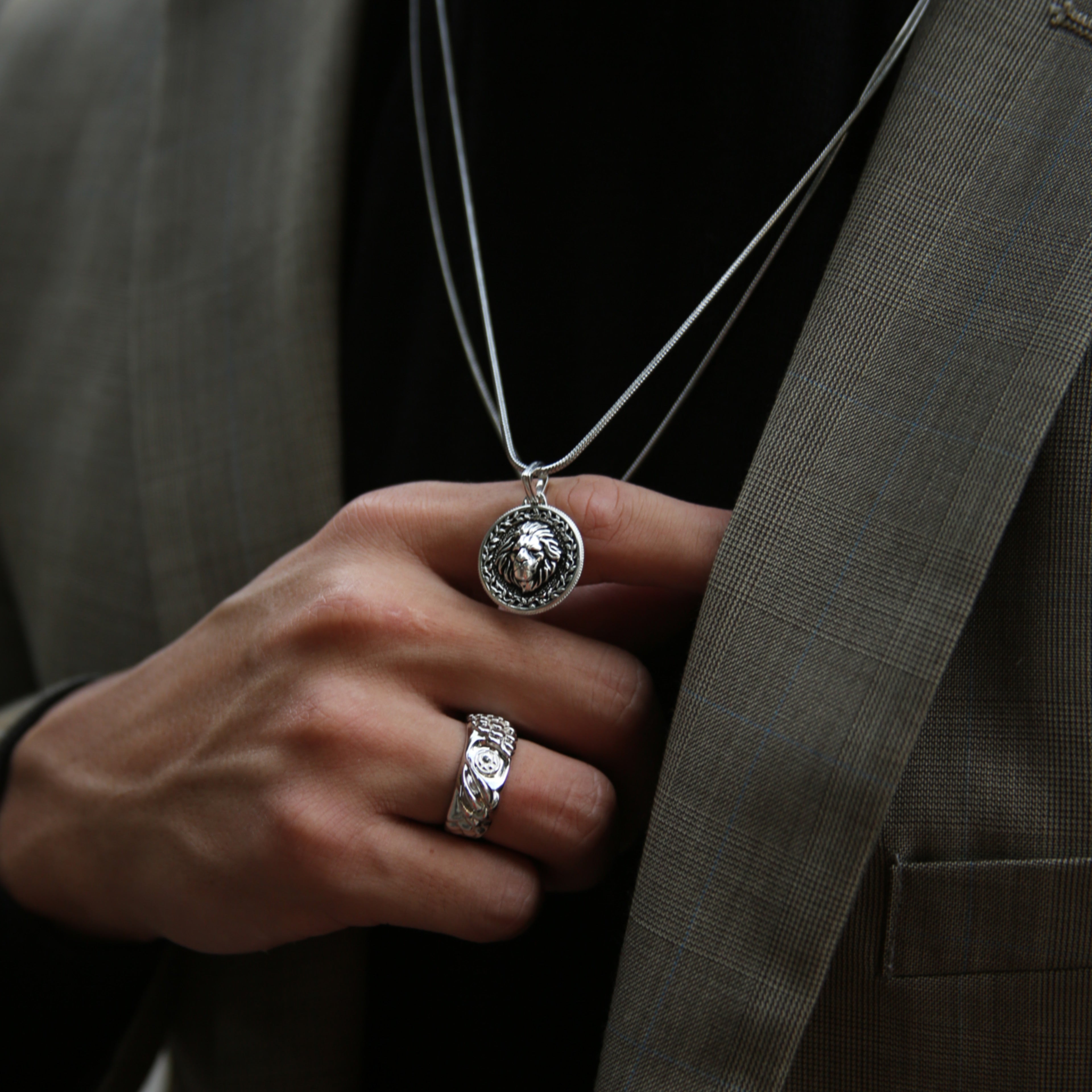 The silver lion pendant necklace is one of our iconic lion collections for men. A lion pendant is a reminder of carrying passion and ambition to everyday life. Oxidization silver with hand polishing finishing of the lion pendant is an appreciation of craftsmanship and exceptional style.