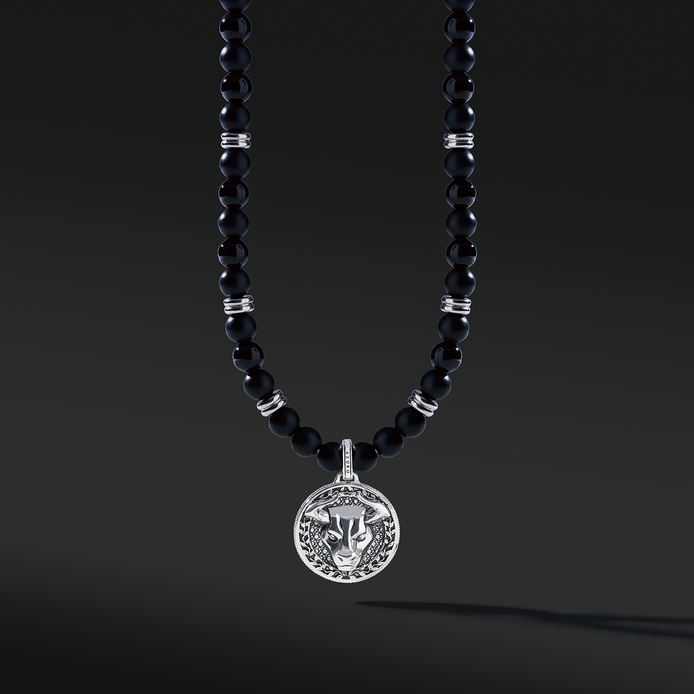 Obsidian men's pendant necklace is one of the popular men's beaded necklaces. Black Obsidian pendant necklace goes with every style, and the men's pendant brings in a solid statement. Silver pendant necklaces for men with oxidization show dominant masculinity. 